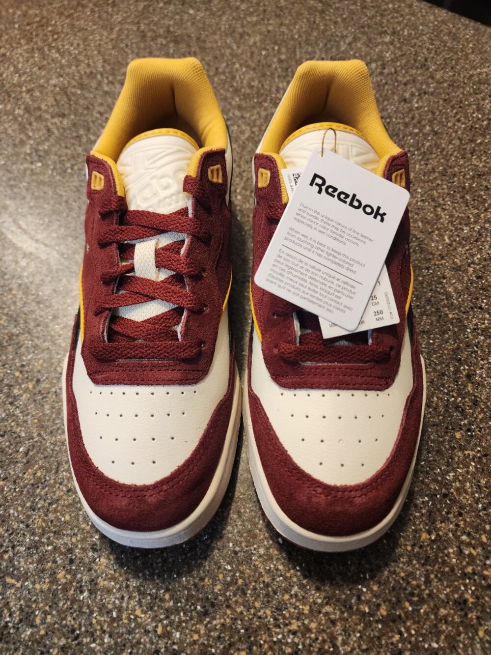 Reebok Size 7 - Picture 3 of 8